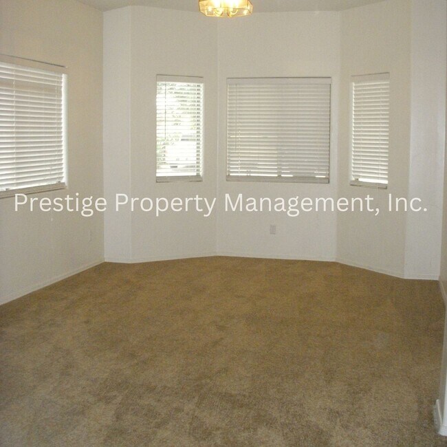 Building Photo - Beautiful Home with 3 Car Garage in Sonora...