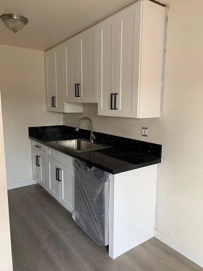 Building Photo - 4934 Coldwater Canyon Ave
