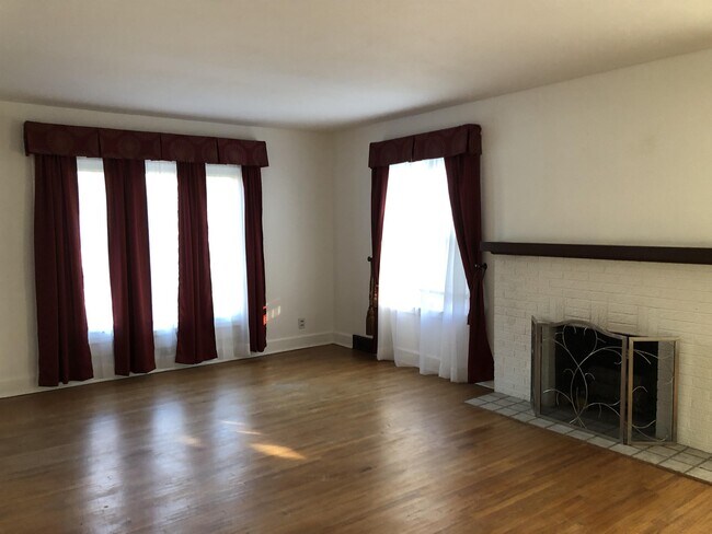 Building Photo - 1340 S Benson Blvd