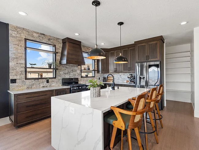 Foto del edificio - 1173 N 50 E