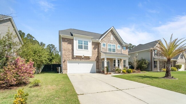 Foto del edificio - Beautifully Upgraded Home with Outdoor Fire Pit and Fenced Backyard in Buckhead East