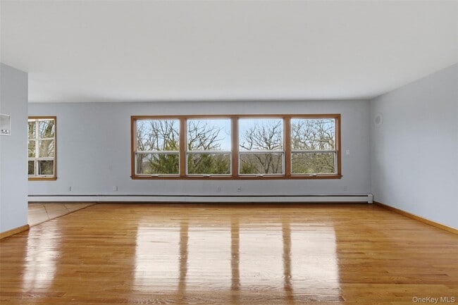 Building Photo - 27 Allapartus Cir