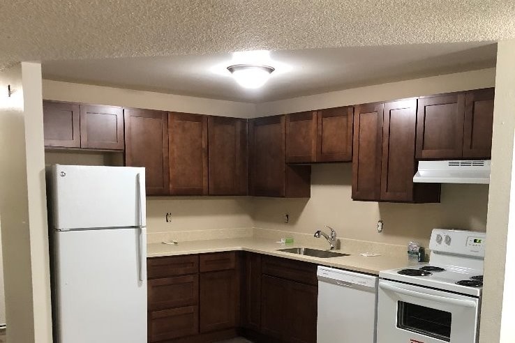 Primary Photo - Creekside Commons Apartments