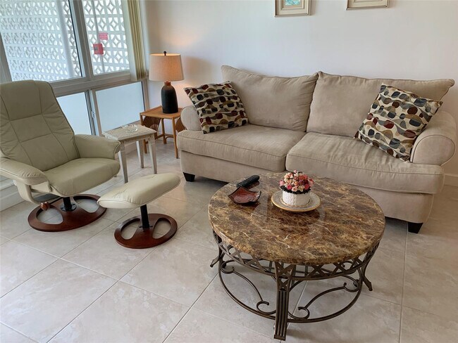 Foto del edificio - 3205 SE 7th St