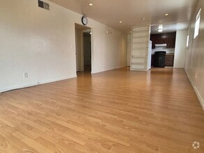 Building Photo - 265 Gambetta St