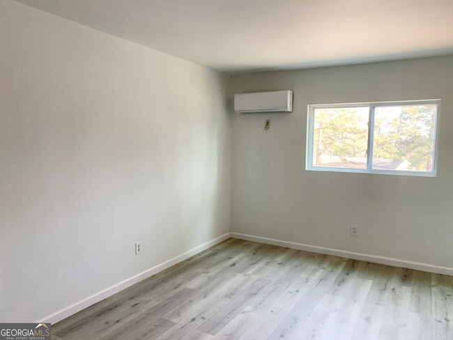 Building Photo - 531 Gresham Park Dr