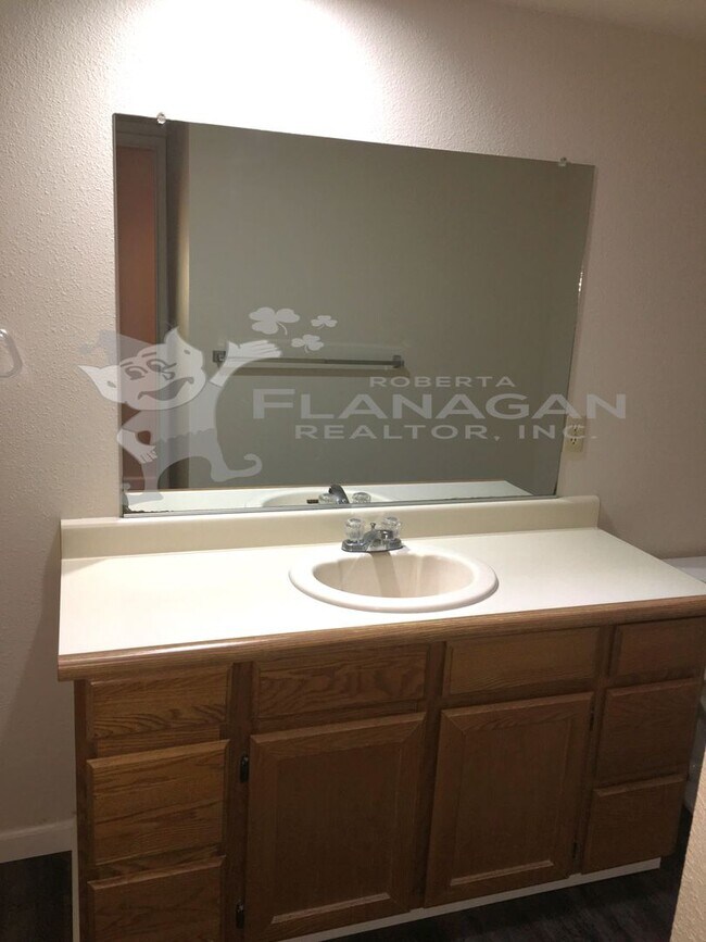 Foto del edificio - 3057 W Queens Cir