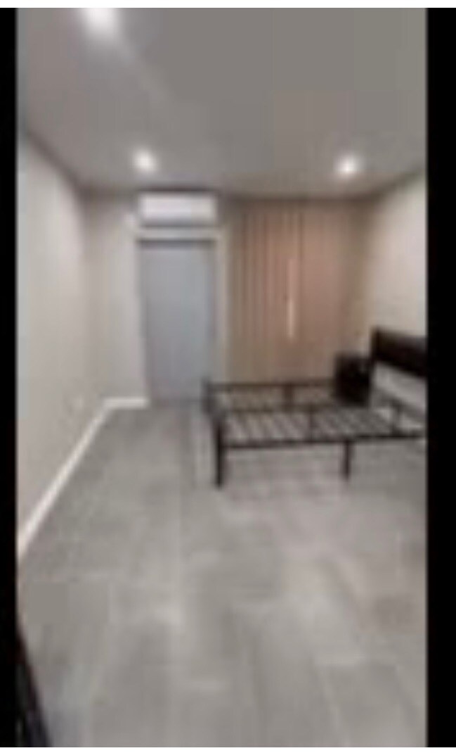 Foto del edificio - 2812 Steinway St