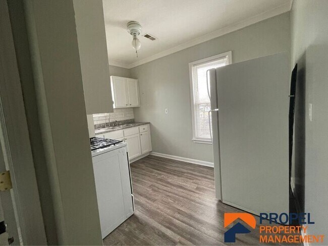 Building Photo - 97 Batavia St