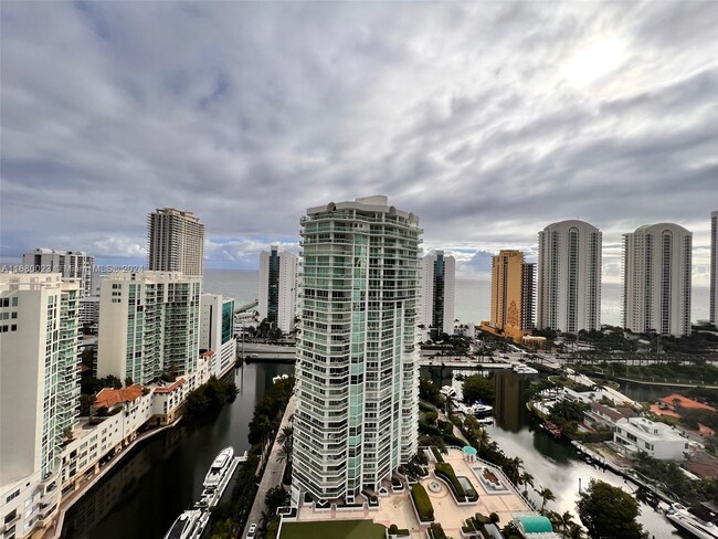 Building Photo - 16500 Collins Ave