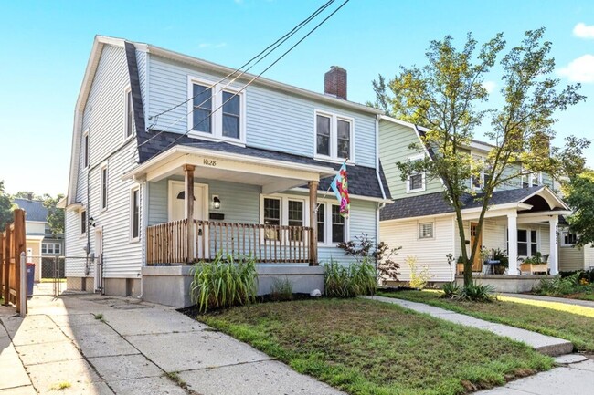 Foto del edificio - 1028 Underwood Ave SE