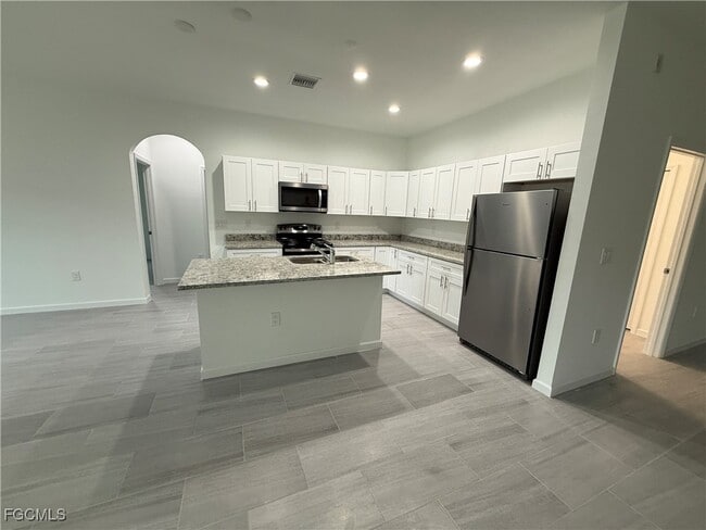 Building Photo - 4629 Laura Ave N