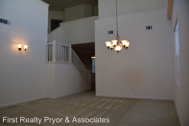 Building Photo - 4 br, 3 bath House - 1822 Sanger Peak Way
