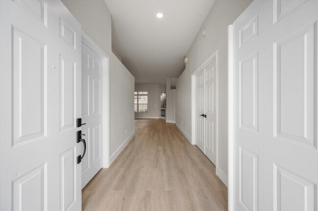 Foto del edificio - 1170 Aviary Rd