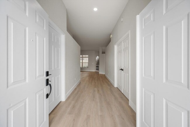 Photo - 1170 Aviary Rd House