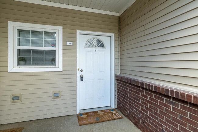 Building Photo - 2906 N Knightsbridge Cir