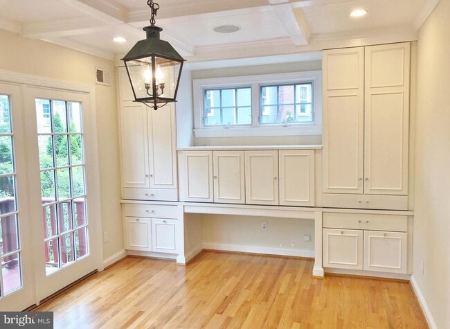 Foto del edificio - 5603 Chevy Chase Pkwy NW