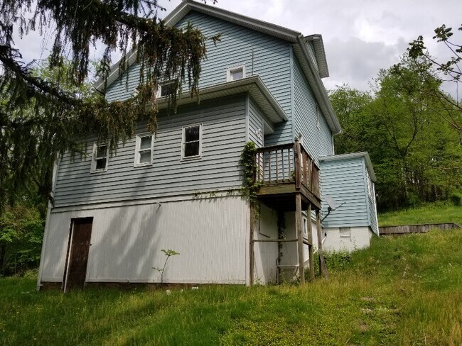 Building Photo - 186 Riverview Dr