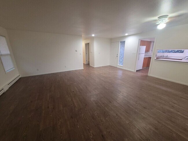 Building Photo - Comfortable 3 bedroom with carport in Moses Lake