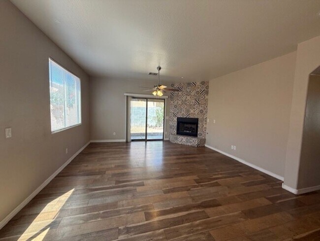 Foto del edificio - 3 Bedroom 2 Bath Home - Contact Property Pros Property Management
