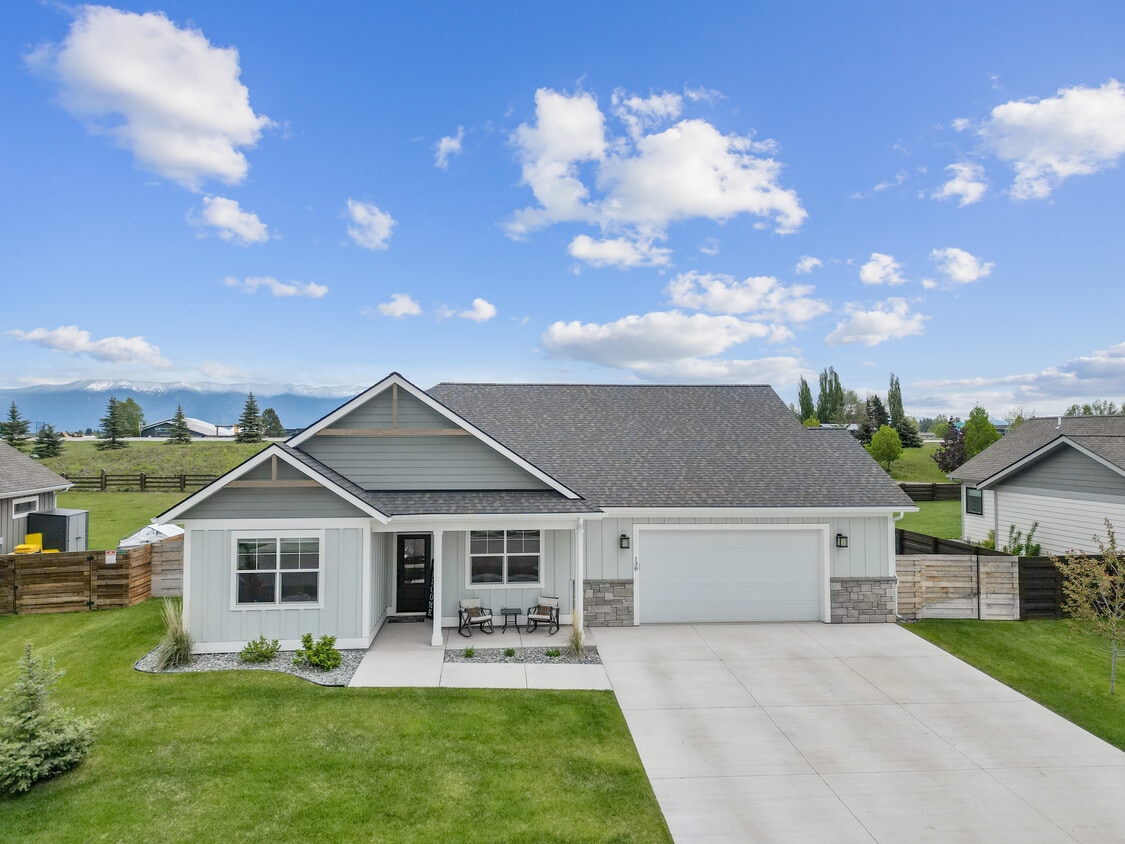 Primary Photo - 138 Sage Grouse Way