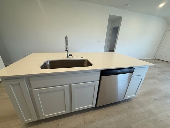 Building Photo - 200 Sarah Alyse Ln