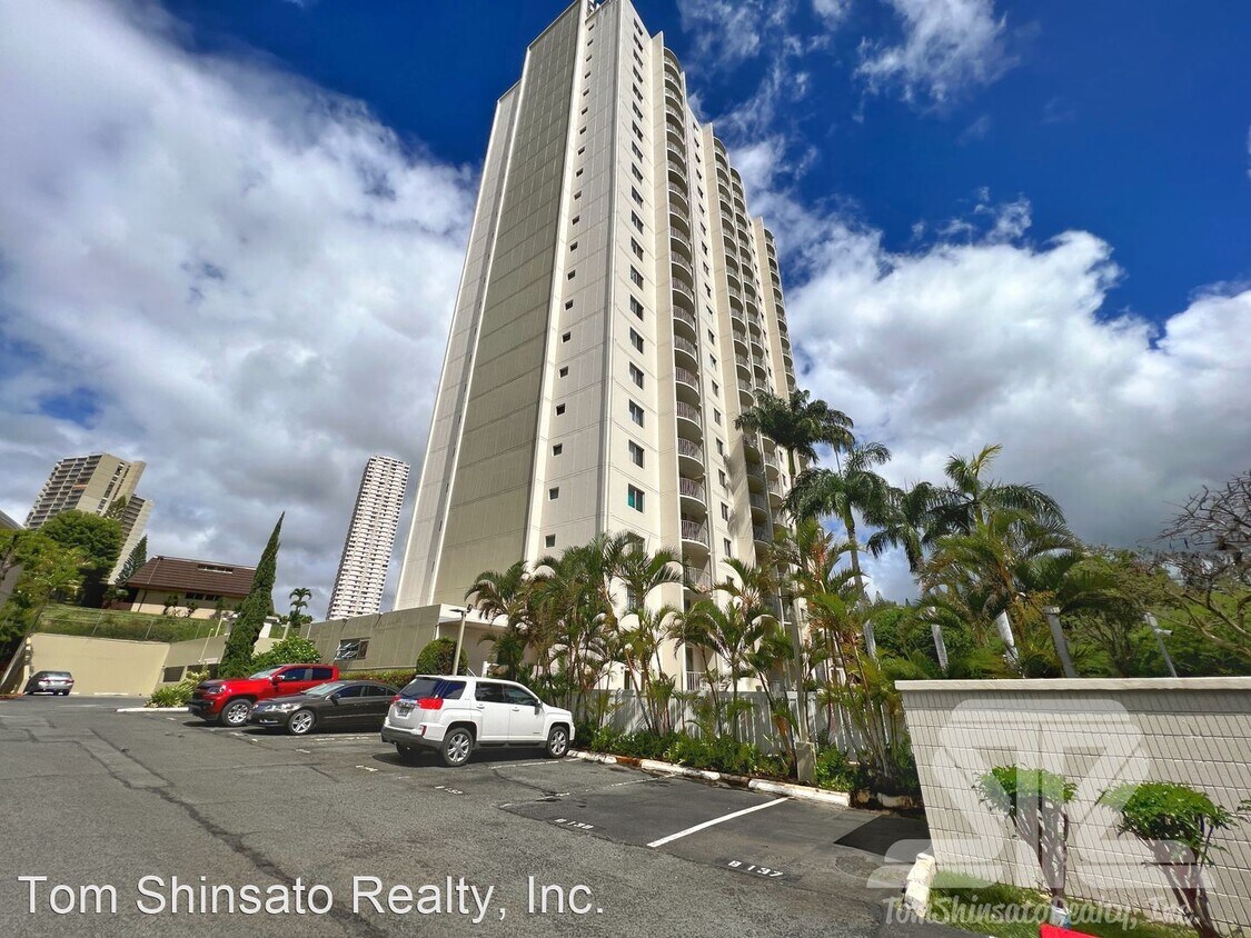 1 br, 1 bath House Pearl Ridge Garden & House Rental in Aiea