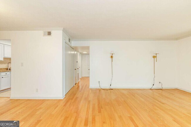 Foto del edificio - 3005 Seven Pines Ln
