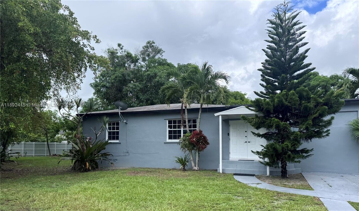 Foto principal - 1590 NE 141st St