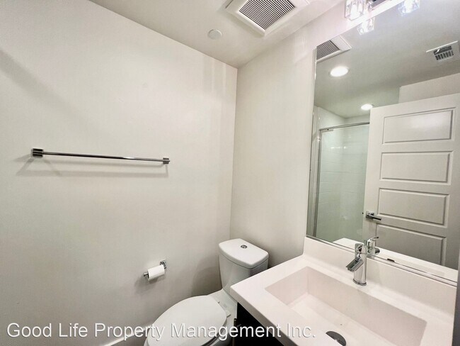 Building Photo - 3 br, 3.5 bath House - 7911 Modern Oasis Dr