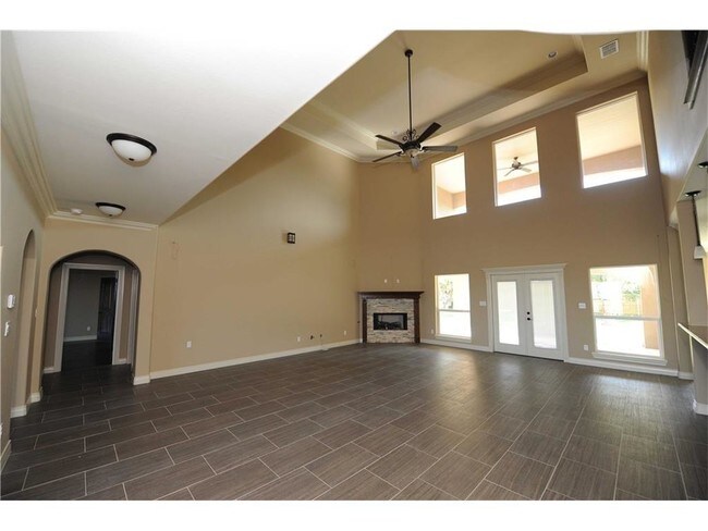 Building Photo - 3001 Ocean Dr