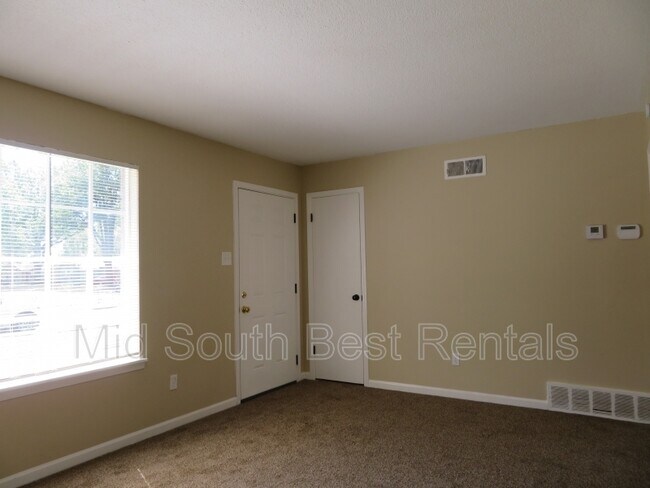 Building Photo - 5043 Chesterton Cove