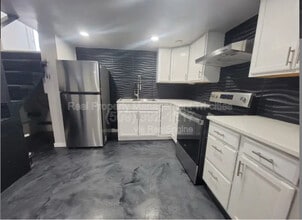 Building Photo - 402 Barth Ave