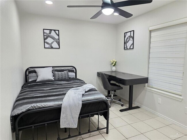 Foto del edificio - 15 Ashley Pl