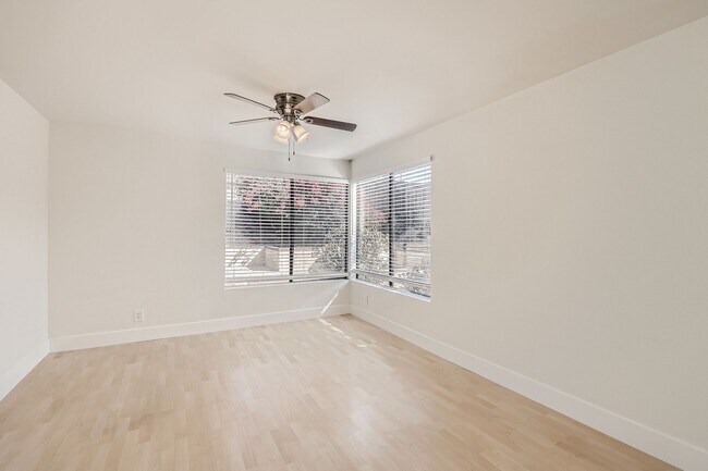 Building Photo - 3 Bedroom 2.5 Bath two story home!!!