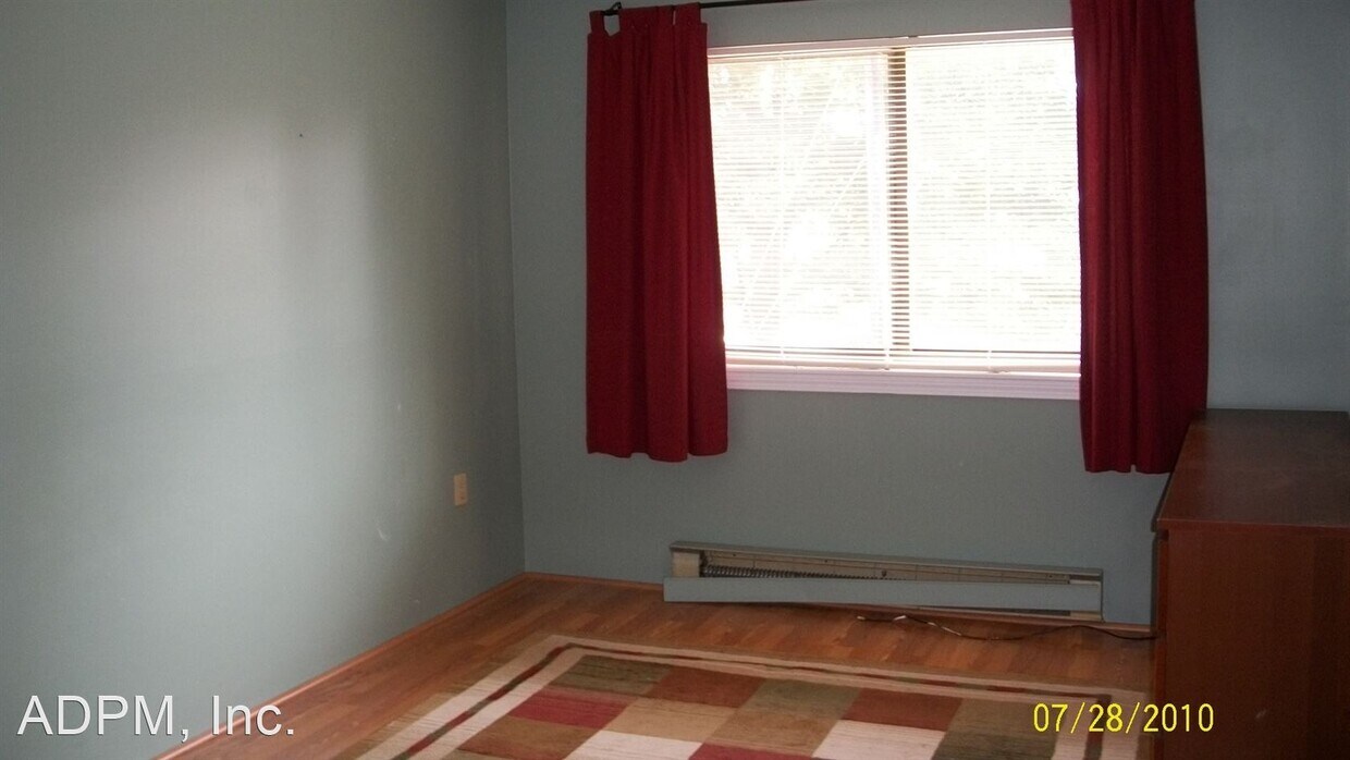 Building Photo - 1 br, 1 bath House - 19 Maple St. #11