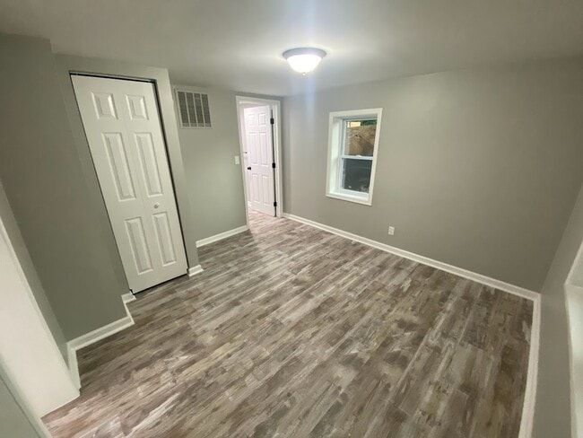 Building Photo - 321 George St