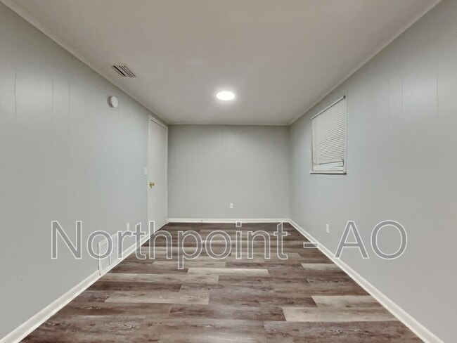 Building Photo - 10683 Arnez Rd