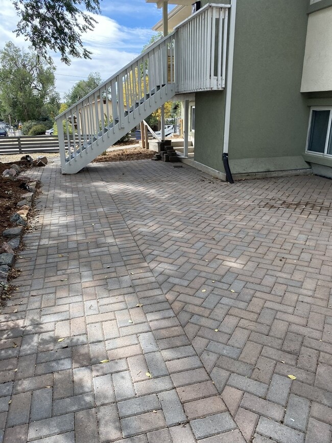 Photo - Swope Duplex - Upper Apartment