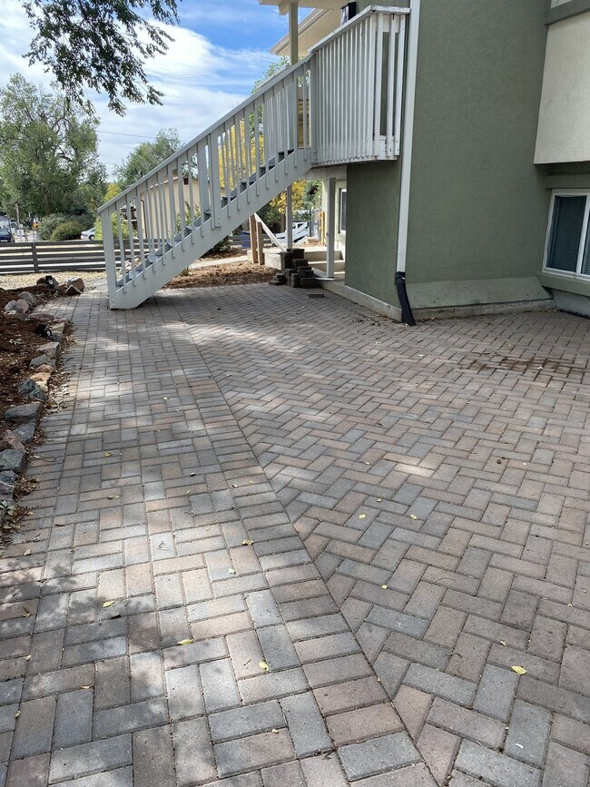 Foto del edificio - Swope Duplex - Upper