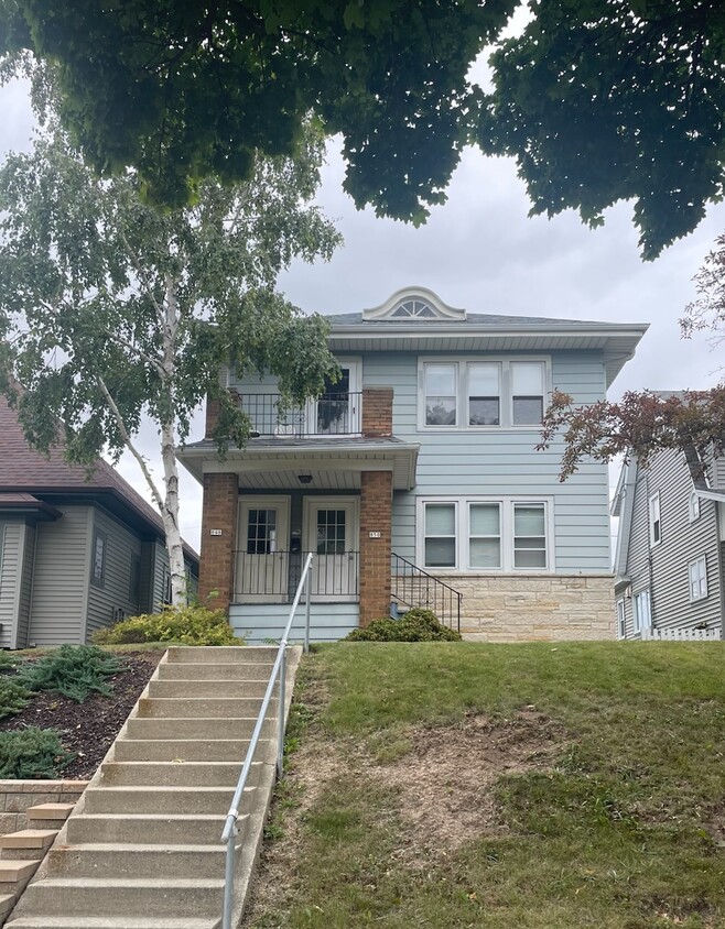 Foto principal - 850 S 76th St