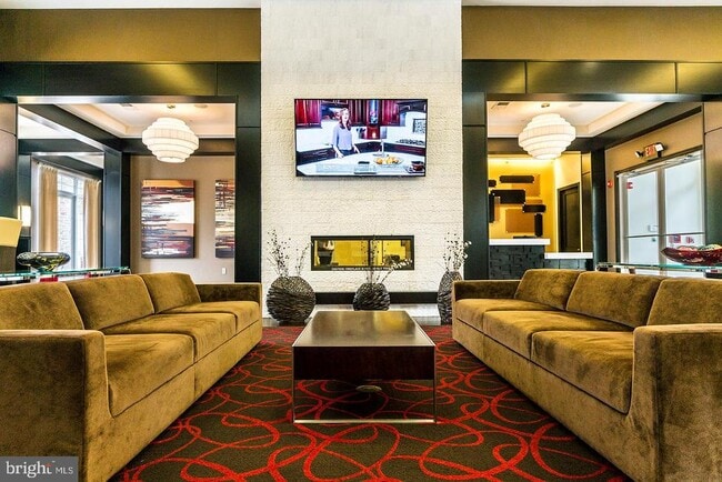 Foto del edificio - 1305 Churchill Downs Way