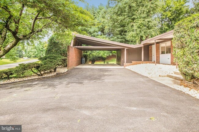Building Photo - 3406 Woodvalley Dr