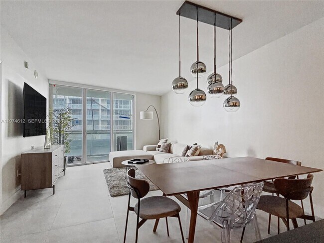 Foto del edificio - 475 Brickell Ave