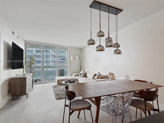 Building Photo - 475 Brickell Ave