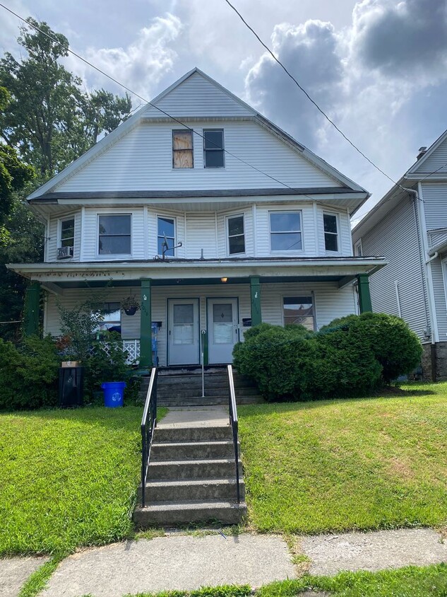 Primary Photo - 2014-2016-2016 Capouse Ave