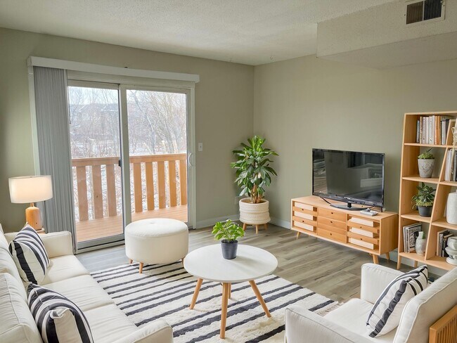 Foto del edificio - 1602-1810 NW Pine Rd