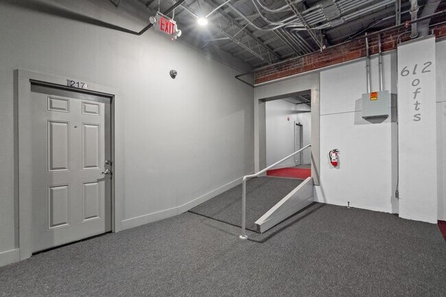 Foto del edificio - 612 W Texas Ave