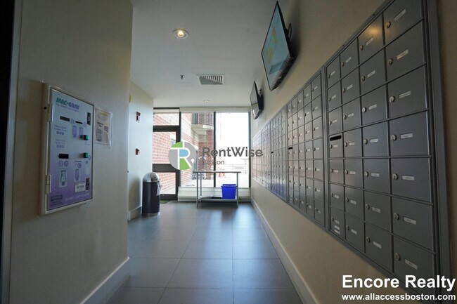 Foto del edificio - 15 N Beacon St