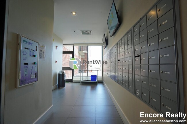 Building Photo - 15 N Beacon St